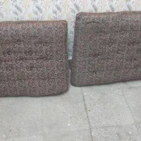 دو عدد پشتی