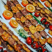 استخدام نیروی کار خانم و آقا در کبابی محمد