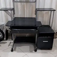 میز تحریر و کامپیتر