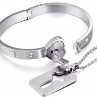 ست دستبند و گردنبند عاشقانه