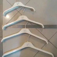 چوبکار (هنگر، آویز لباس) پهن