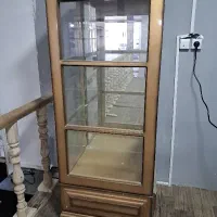 بوفه تمام چوب با سه طبقه شیشه‌ای و پشت آینه