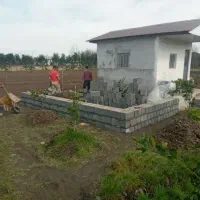 زمین به مساحت ۴۰۰ متر