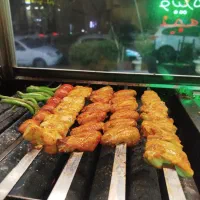 استخدام کارگر ساده در رستوران معتبر|استخدام خدمات فروشگاه و رستوران|تهران, تهرانپارس غربی|دیوار