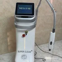 ادمین خانم در مطب زیبایی