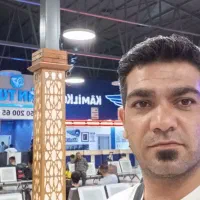 یک نفر اوستای موزائیک کار تنها اوستا کاردر ترکیه