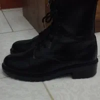 پوتین سالم|کیف، کفش، کمربند|رشت, چمارسرا|دیوار