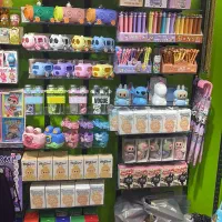 پوشاک و اکسسوری کودک وارداتی به صورت عمده و تکی|کفش و لباس بچه|تهران, فلسطین (میدان انقلاب)|دیوار