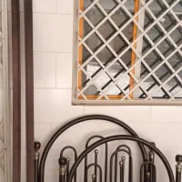 ۲ تخت فلزی یک‌نفره + تخت چوبی رایگان