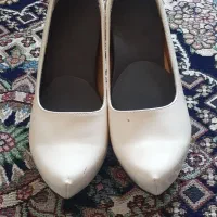 کفش نو و زنانه