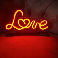 ولنتاین امسال متفاوت باش . تابلو نئونی LOVE