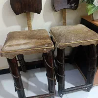 دو عدد صندلی