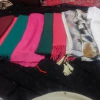 تعدادی لباس زنانه قیمت مناسب تعدادی شال قیمت م