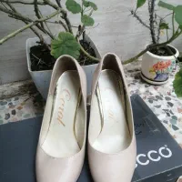 کفش|کیف، کفش، کمربند|رشت, دروازه لاکان|دیوار