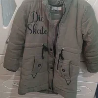 یک عدد کاپشن دخترانه مناسب 8ساله تا 10ساله