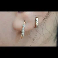 گوشواره و انگشتر طلا ب 2%