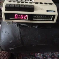 رادیو ساعت قدیمی CONIC به‌همراه تلفن و منشی‌تلفنی