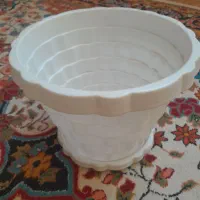 گلدان بزرگ و کوچک و یک گل بنسای آدنیوم