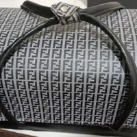 کیف و دستگاه یووی