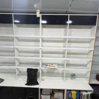 قفسه دیواری و پیشخوان ویترینی