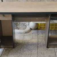 میز کامپیوتر سالم