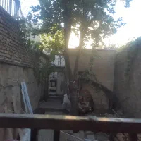 خانه قدیمی بازسازشد معماری قدیمی  دست نخورده است.
