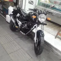 موتور سیکلت پالس۱۸۰