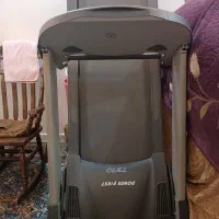 یک عدد تردمیل و دوچرخه ثابت ورزشی