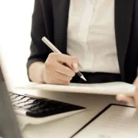 استخدام منشی خانم