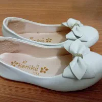 کفش دخترانه ۶۰۰ تومان|کفش و لباس بچه|ورامین, شهرک مدرس|دیوار