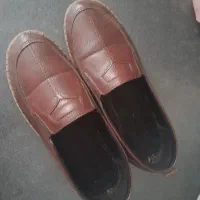 تعدادی کیف و کفش