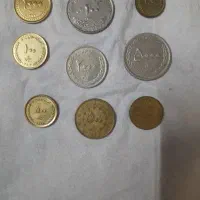 تعدادی سکه ایرانی و خارجی