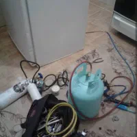 تعمیرات  تخصصی یخچال خانگی ومغازه ای در محل