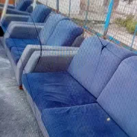 یک دست مبل راحتی رنگ طوسی سرمه ای..فقط ۴