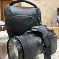 دوربین عکاسی و فیلم برداری canon 80d با لنز 18-135