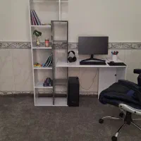 میز کامپیوتر و صندلی گیمینگ