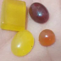 تعدادی نگین انگشتر آماده سوار رو رکاب