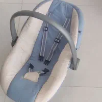کریر وآغوشی کودک
