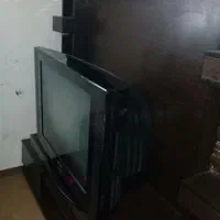 تلویزیون و میز