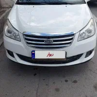 ام وی ام ۵۵۰ سفید دنده ای