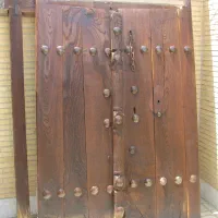 درب چوب قدیمی