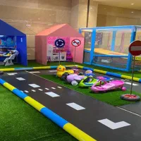 نیروی خانم پارک بازی