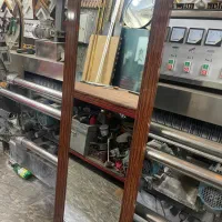 اینه با قاب ایستاده