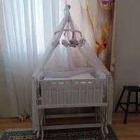 تخت کنارمادر
