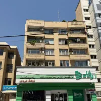 همکار خانم اداری-محیط امن