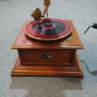 گرامافون هندلی|کلکسیون اشیاء عتیقه|قائمشهر, |دیوار