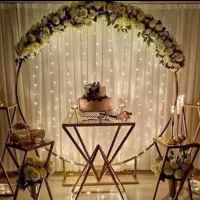 گل آرایی و بادکنک آرایی وتزئین استند بله برون