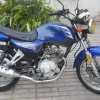 انجین سالم ظاهری داخل عکس معلومه