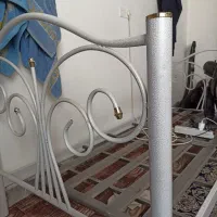 تخت فلزی یک نفره تمیزبدون تشک2تومن تخفیف نداره