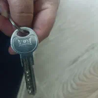 یک دسته کلید و ریموت گمشده|اشیا|بیرجند, |دیوار